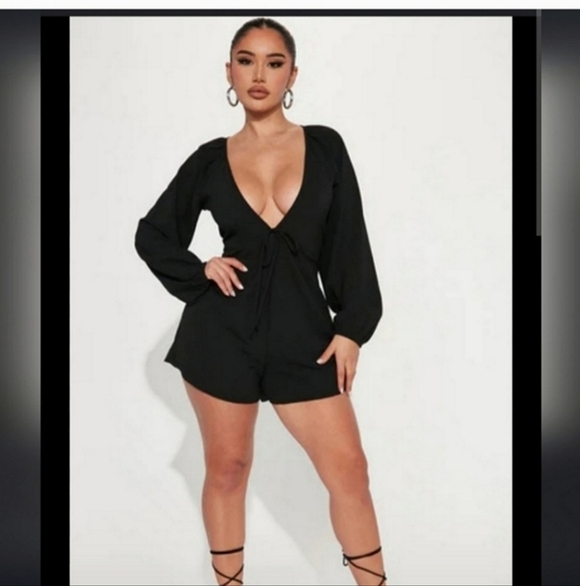 🍂🍁Fashion nova 2x low cut romper - Picture 1 of 5